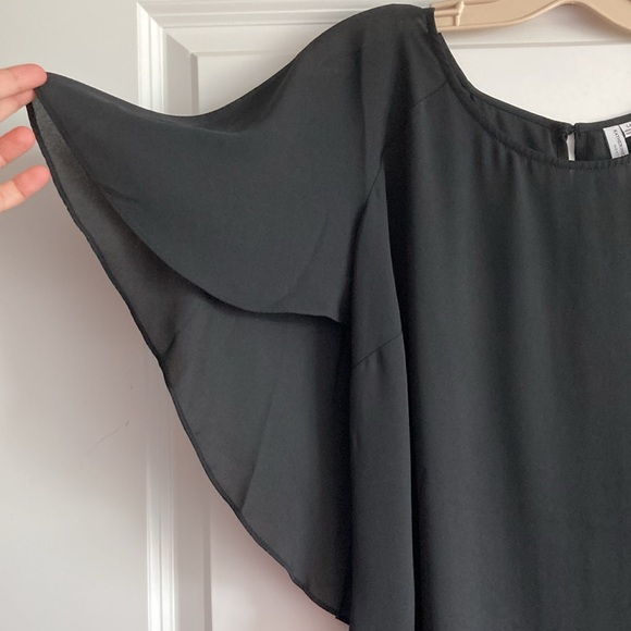 MELANIE LYNE, KATHERINE BARCLAY MONTRAEL | black batwing tiered top, size large - Picture 2 of 7